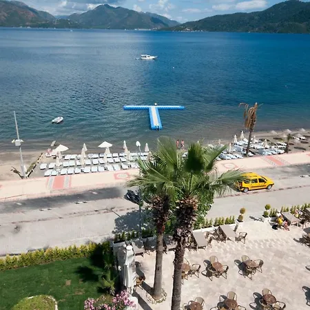 Hotel Luna Beach & 4*