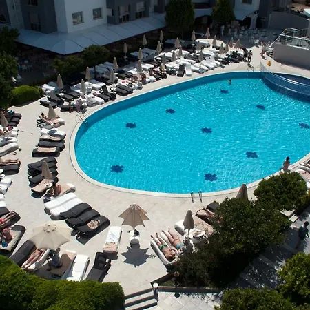 Luna Beach & Szálloda 4*